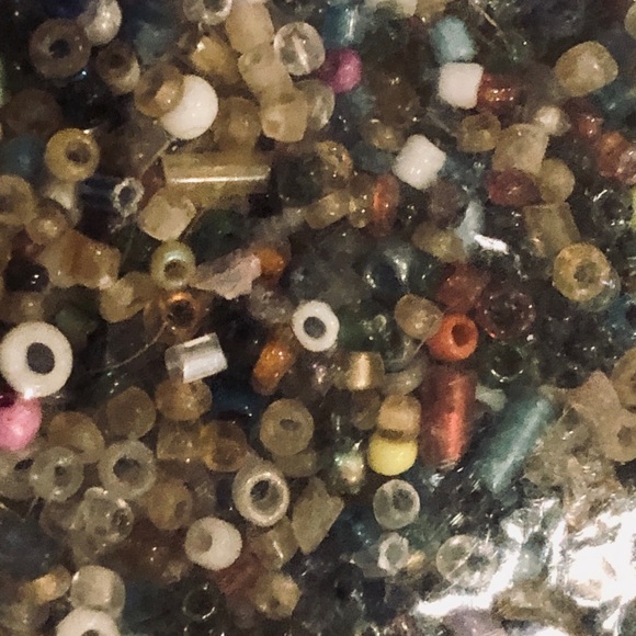 2 Pounds Assorted Craft Glass Beads tiny round cylinder colors dark & neutral - Picture 5 of 5
